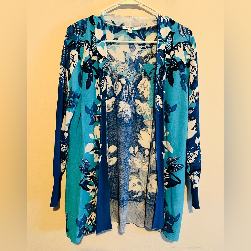 Chico's Blue & White Floral Open Cardigan Size 1/Medium Lightweight